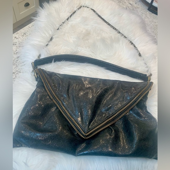 Matt & Mat Black Vegan Leather Zippered Bag Purse - Picture 2 of 9